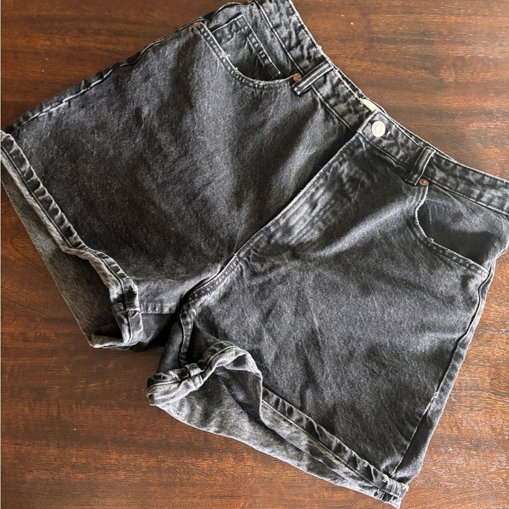 ZARA Classic Black Denim Women's Shorts